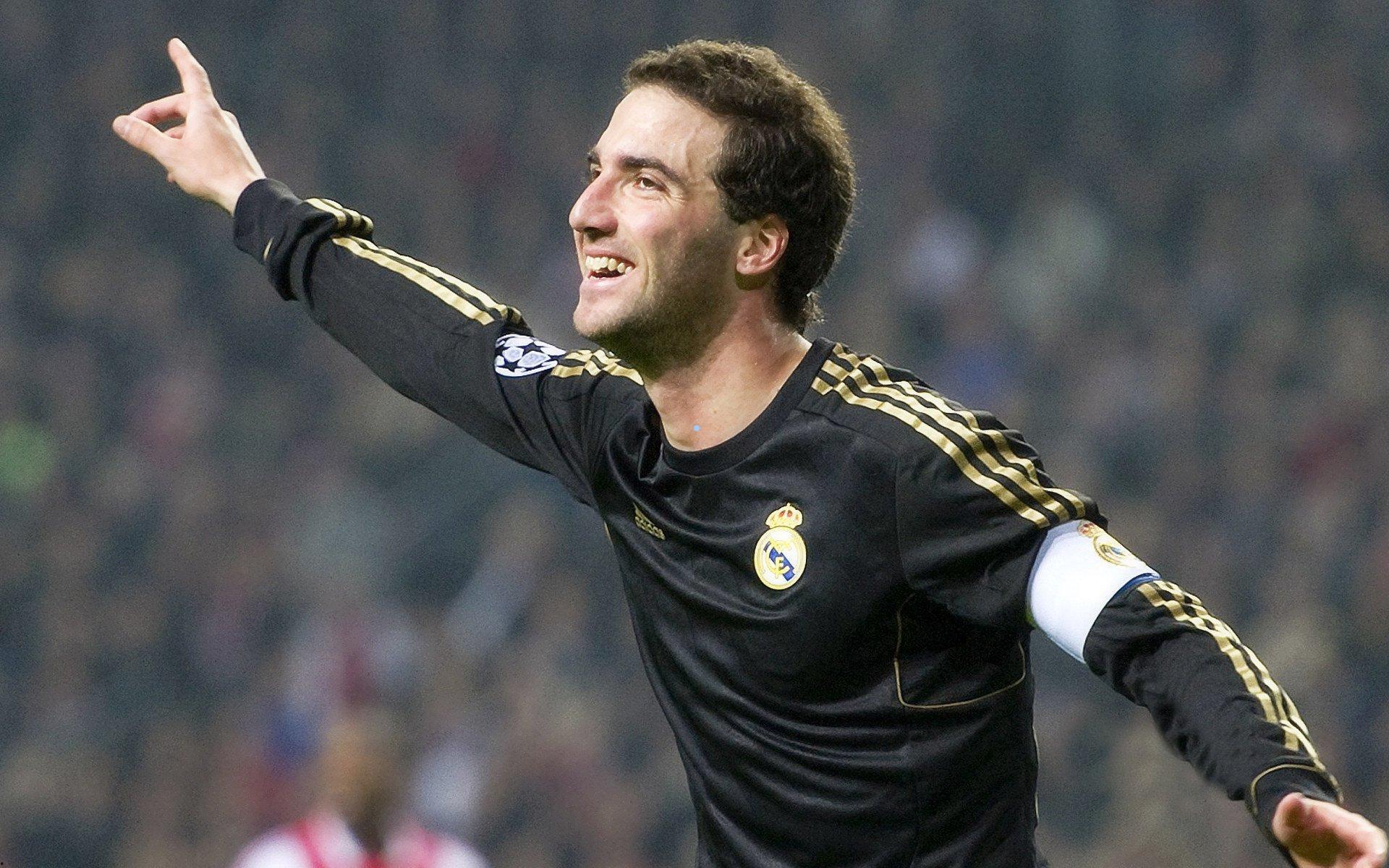 Shams独家披露，安东尼·戴维斯伤病免于手术干预，六周后启动重新评估程序